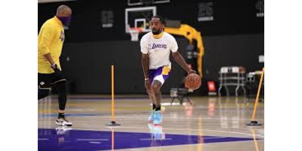 J.R. Smith se une oficialmente al equipo de Los Angeles Lakers